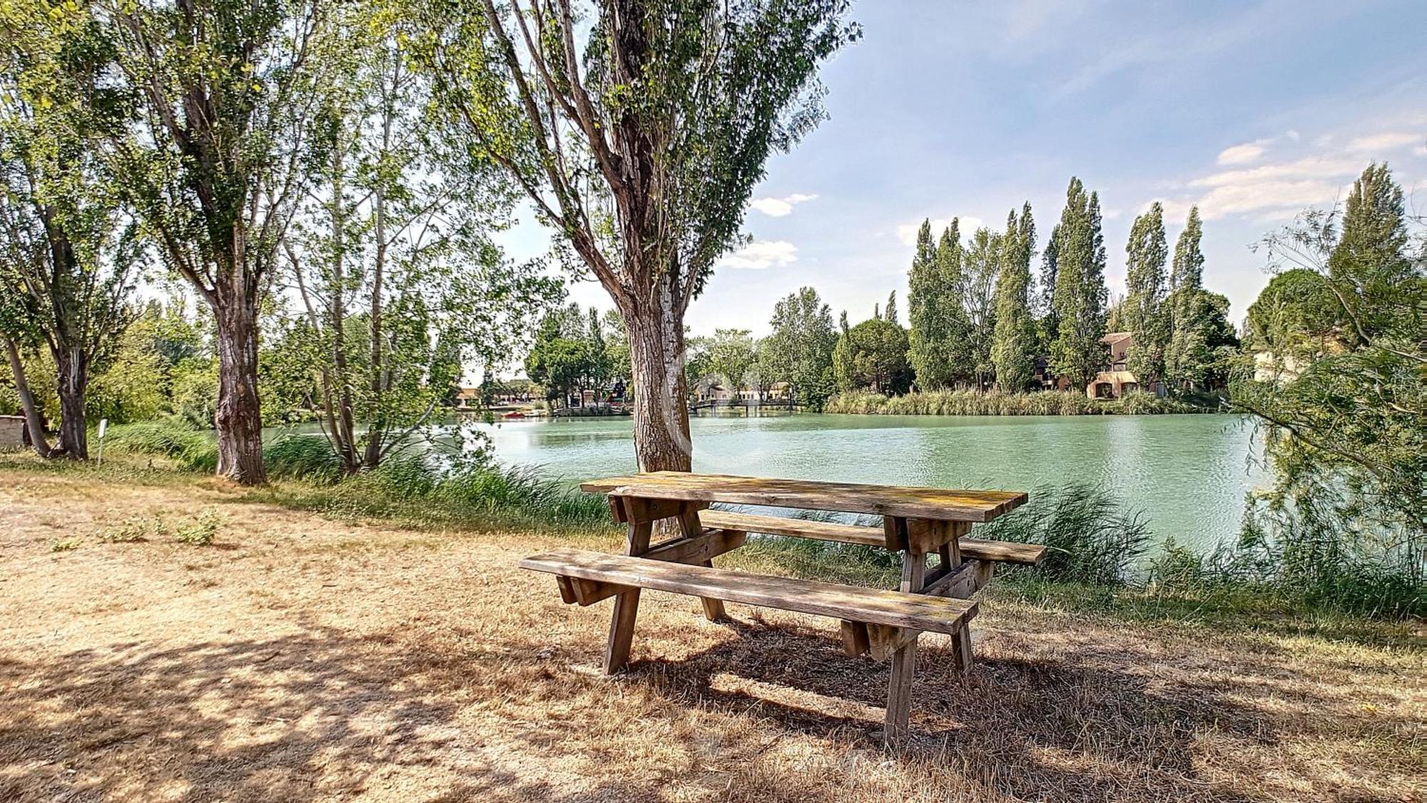 Appartement Residence De Vacances Les Hameaux De Camargue Arles Dış mekan fotoğraf